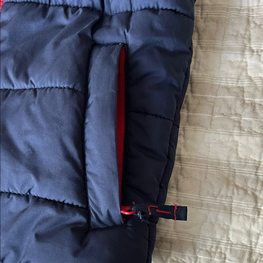 Kids Navy & Red lined Puffer Vest - Picture 3 of 4